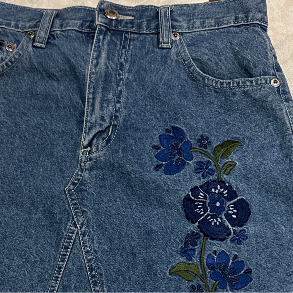 Vintage Route 66 Blue Denim Skirt with Dark Blue Floral Embroidery 26” waist
